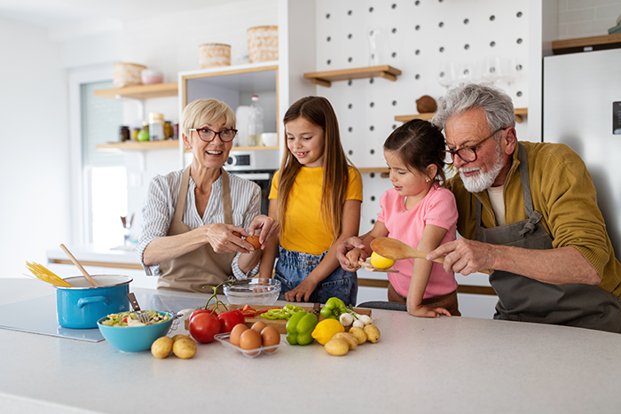 Quel est le rôle des grands-parents dans la vie familiale et sociale au Québec?